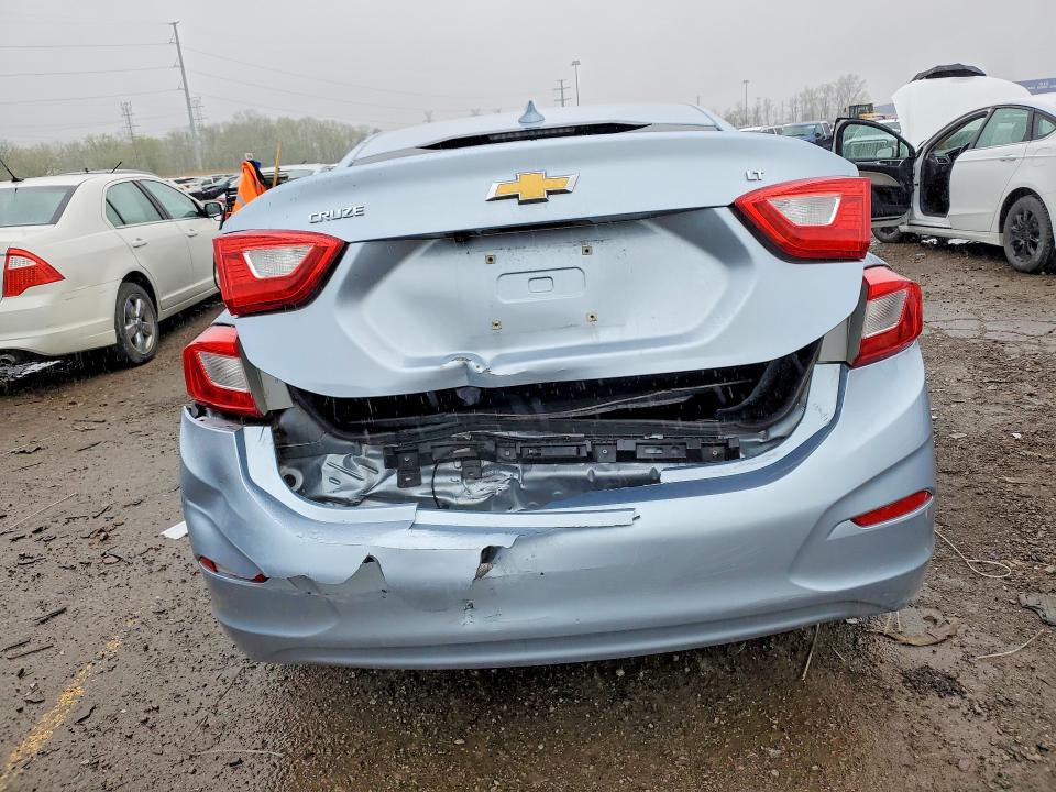 2017 Chevrolet Cruze მანქანა იყიდება აუქციონზე, vin: 1G1BE5SM5H7163732, აუქციონის ნომერი: 51670046
