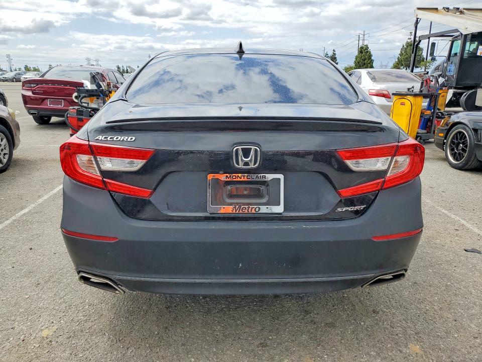 Продажа на аукционе авто 2018 Honda Accord, vin: 1HGCV1F38JA025652, номер лота: 50907996