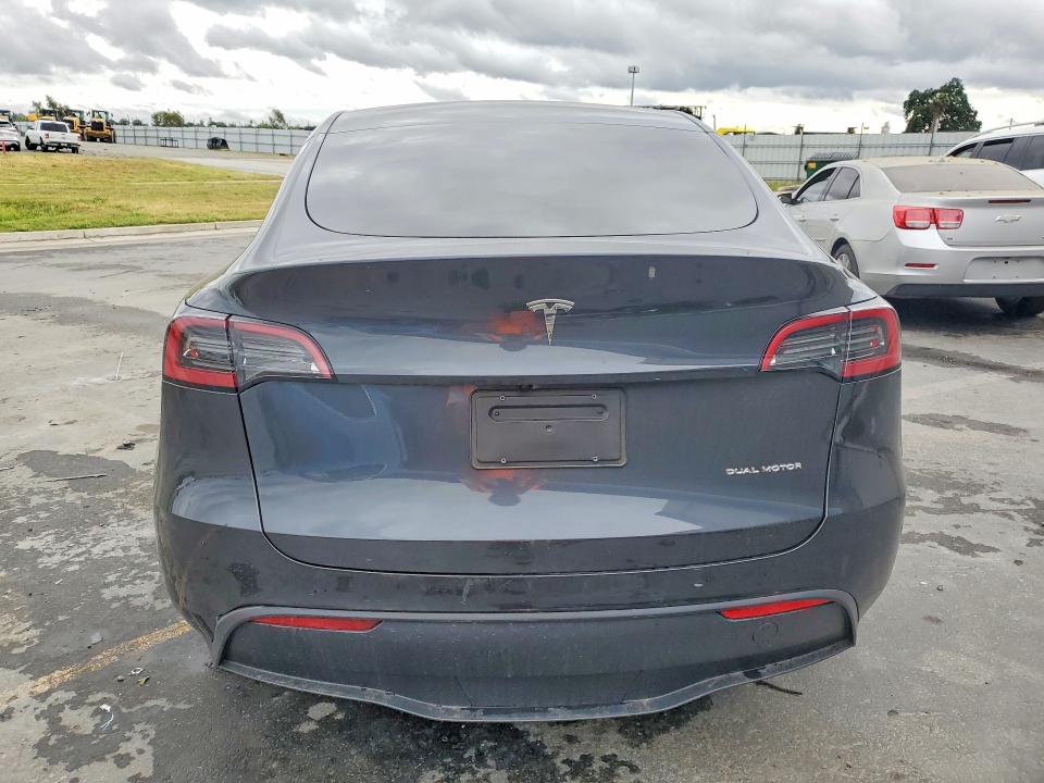 2025 Tesla Model Y მანქანა იყიდება აუქციონზე, vin: 7SAYGDEE8SF305845, აუქციონის ნომერი: 48268326