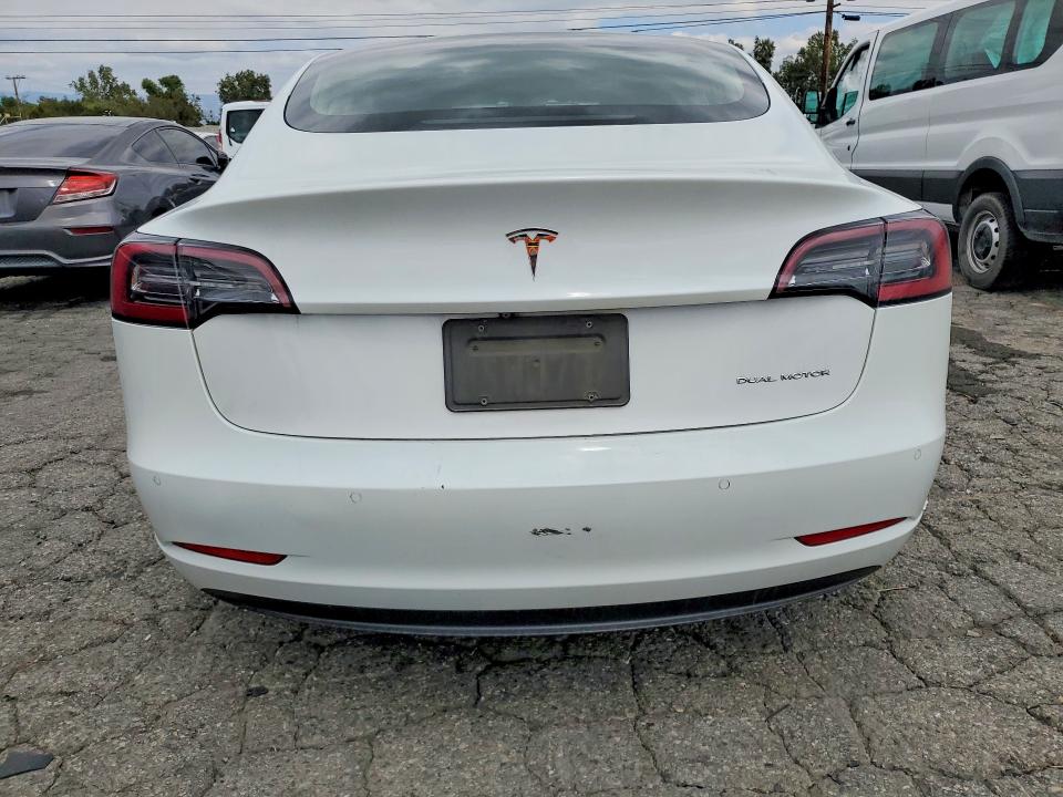 50661826 :رقم المزاد ، 5YJ3E1EB9LF800431 vin ، 2020 Tesla Model 3 مزاد بيع
