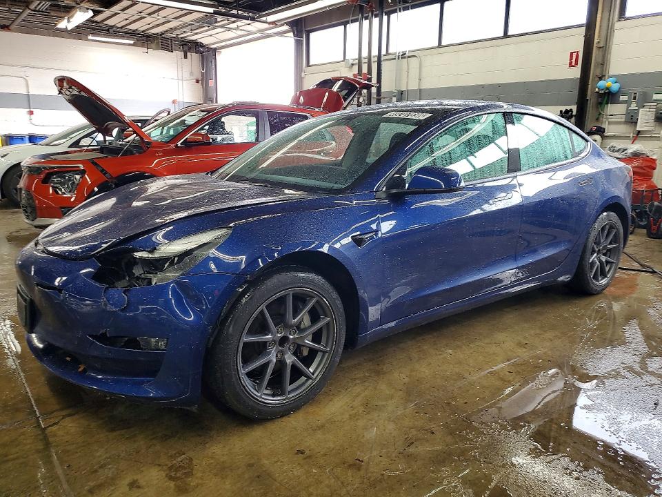 2022 Tesla Model 3 მანქანა იყიდება აუქციონზე, vin: 5YJ3E1EA8NF288008, აუქციონის ნომერი: 49707696