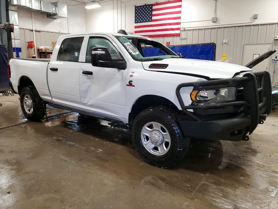 49133696 :رقم المزاد ، 3C6UR5CL5PG610158 vin ، 2023 Ram 2500 مزاد بيع