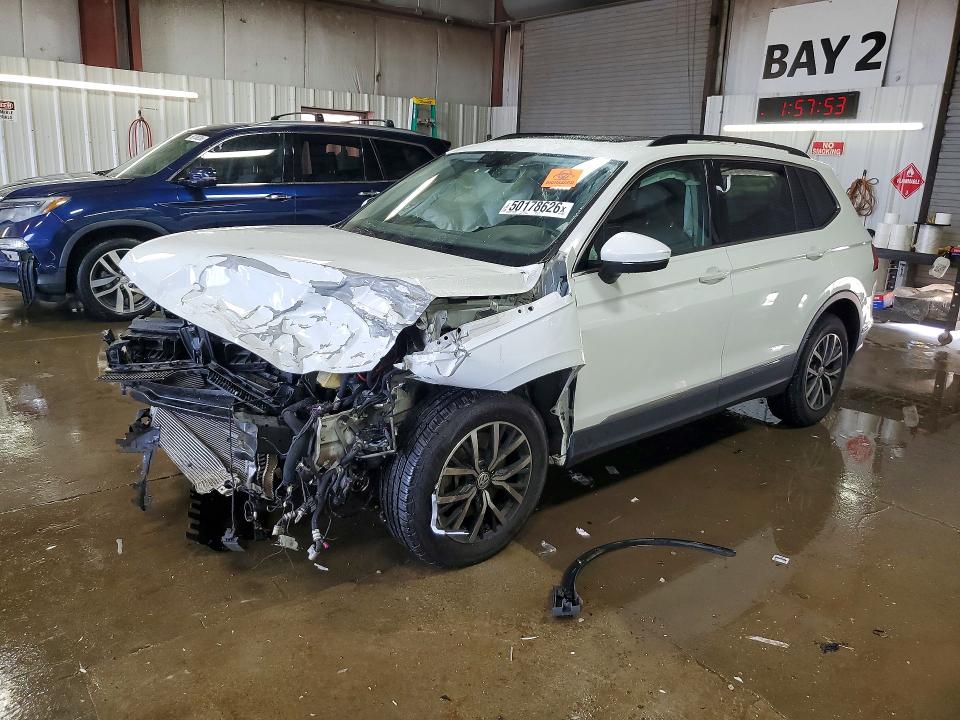 Продажа на аукционе авто 2020 Volkswagen Tiguan, vin: 3VV2B7AX9LM002176, номер лота: 50178626