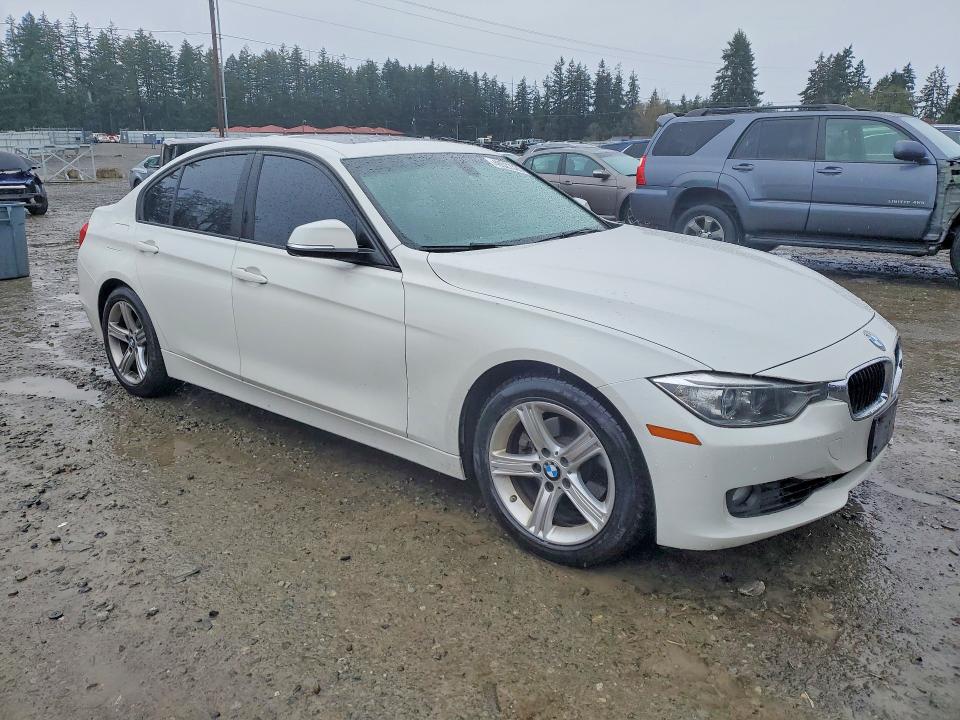 48522326 :رقم المزاد ، WBA3C1C57EK113339 vin ، 2014 Bmw 328 مزاد بيع