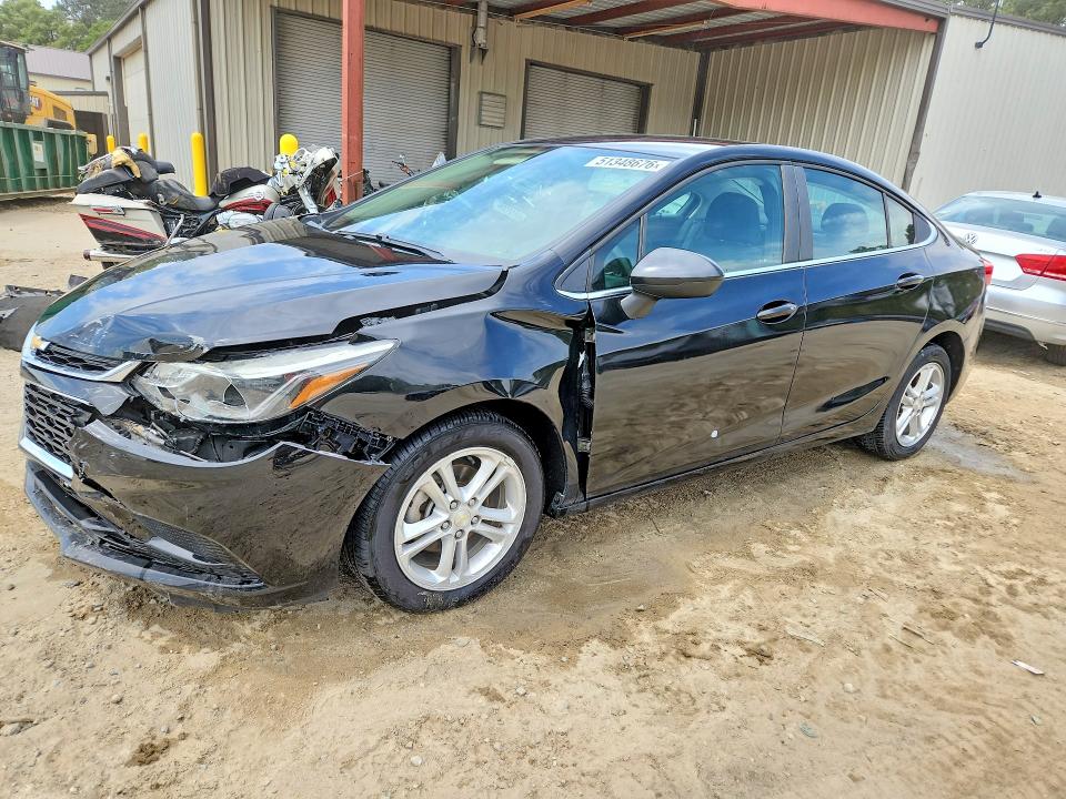 51348676 :رقم المزاد ، 1G1BE5SM2J7237372 vin ، 2018 Chevrolet Cruze مزاد بيع