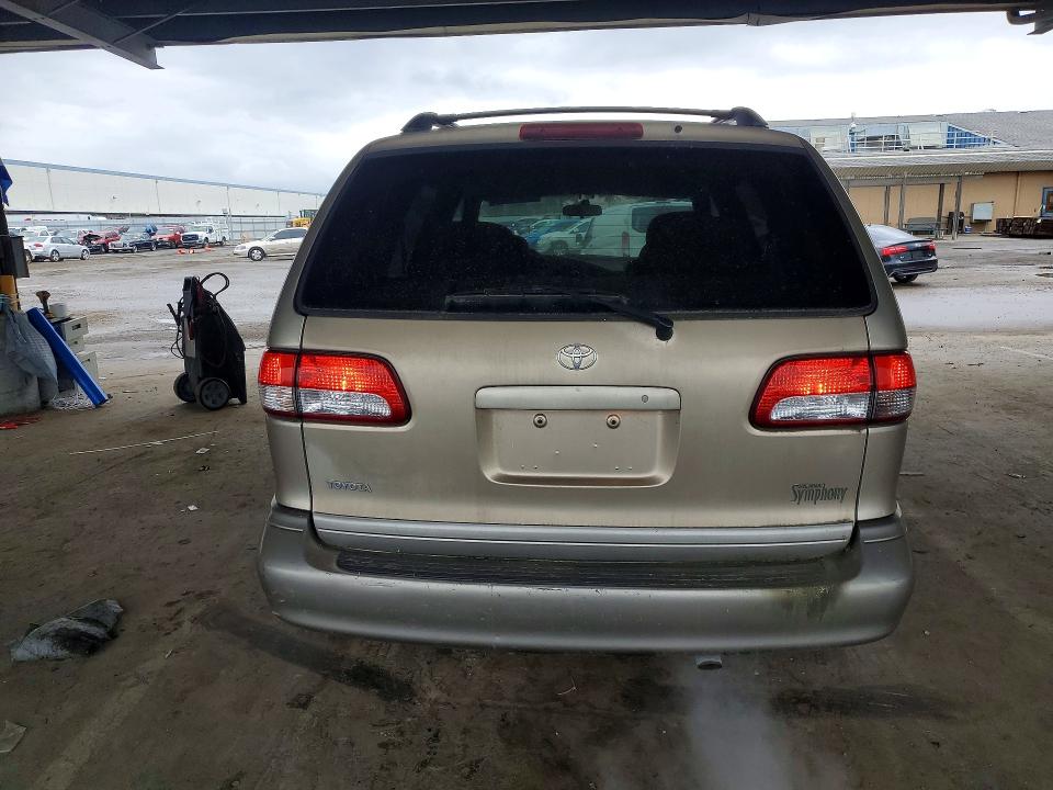 Продаж на аукціоні авто 2002 Toyota Sienna, vin: 4T3ZF13C22U481739, номер лоту: 48017526