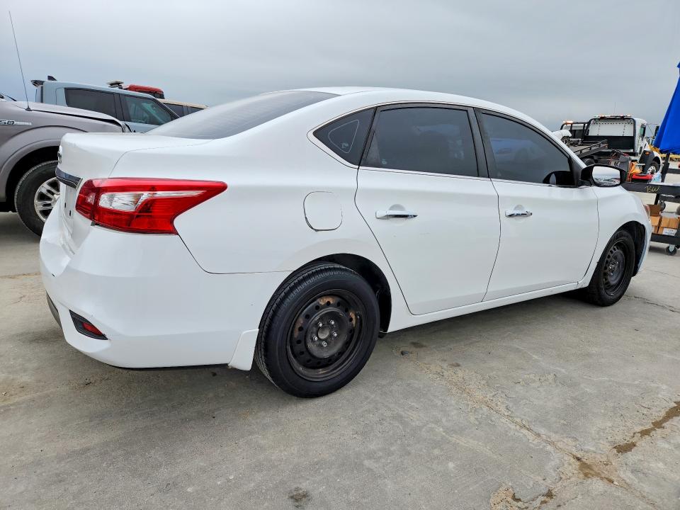 46780476 :رقم المزاد ، 3N1AB7AP8HY233888 vin ، 2017 Nissan Sentra مزاد بيع