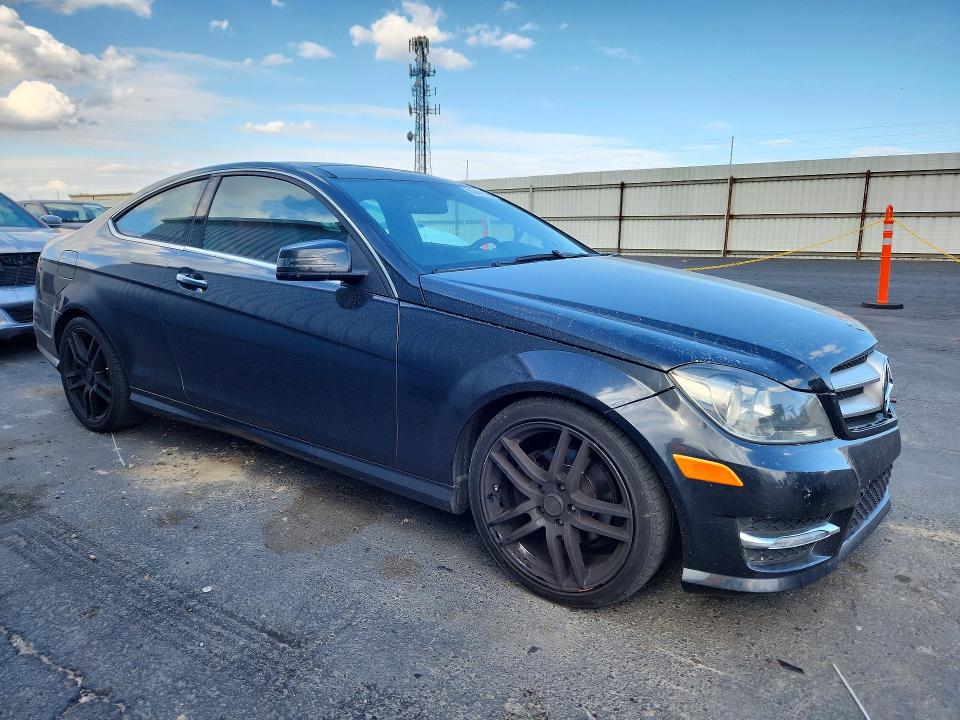 2013 Mercedes-benz C მანქანა იყიდება აუქციონზე, vin: WDDGJ4HB1DG044438, აუქციონის ნომერი: 48459666