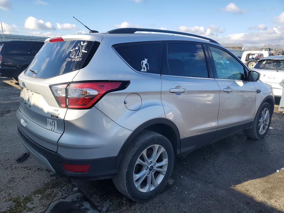 2017 Ford Escape მანქანა იყიდება აუქციონზე, vin: 1FMCU0G9XHUE38207, აუქციონის ნომერი: 48836726