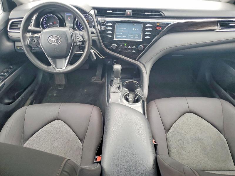 48064726 :رقم المزاد ، 4T1B11HK4JU101405 vin ، 2018 Toyota Camry مزاد بيع