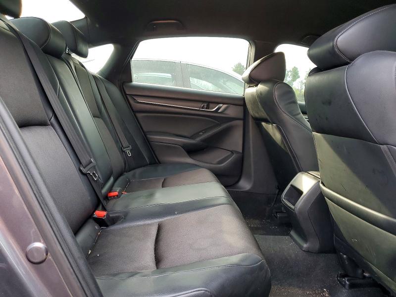 49153436 :رقم المزاد ، 1HGCV1F33JA135265 vin ، 2018 Honda Accord مزاد بيع