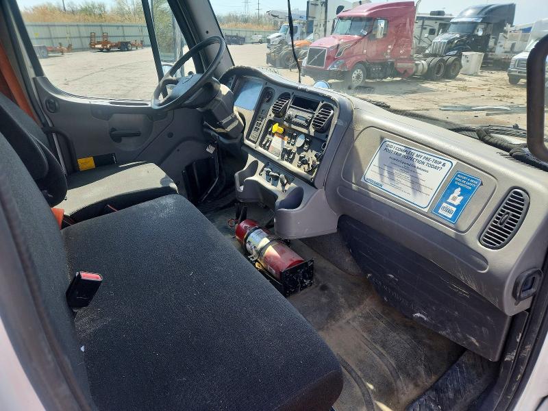 50273746 :رقم المزاد ، 1FVHCYCY5GHHF7842 vin ، 2016 Freightliner M2 مزاد بيع