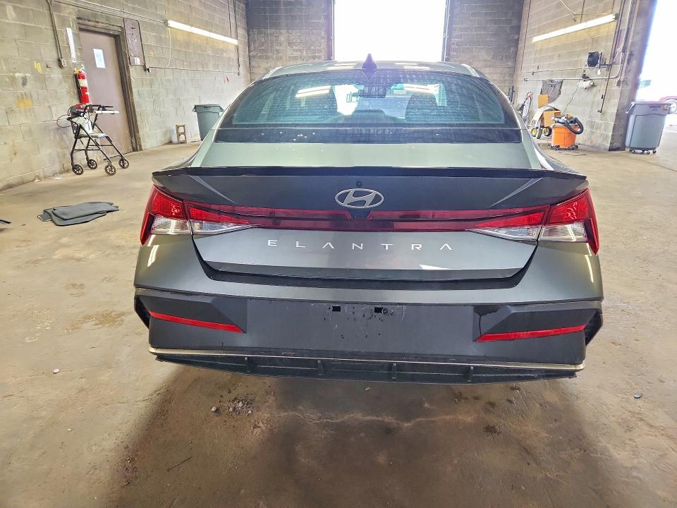 2025 Hyundai Elantra მანქანა იყიდება აუქციონზე, vin: KMHLM4DG3SU074021, აუქციონის ნომერი: 49559796