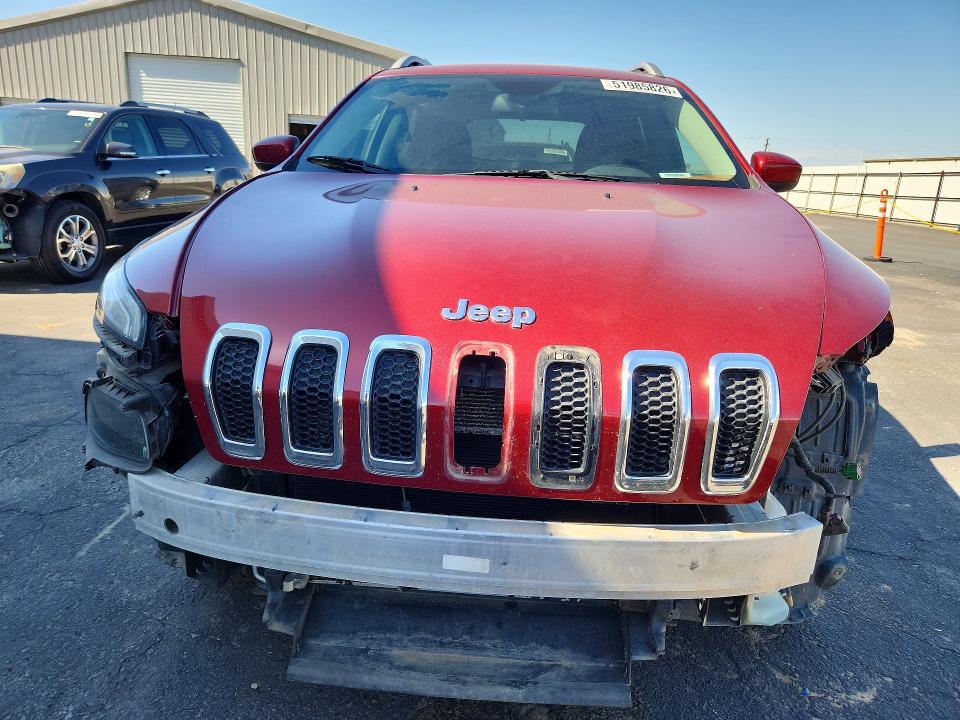 51985826 :رقم المزاد ، 1C4PJMCS1FW503168 vin ، 2015 Jeep Cherokee مزاد بيع