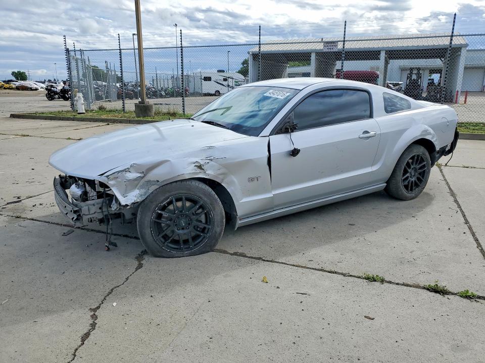 49451016 :رقم المزاد ، 1ZVHT82H885118160 vin ، 2008 Ford Mustang مزاد بيع