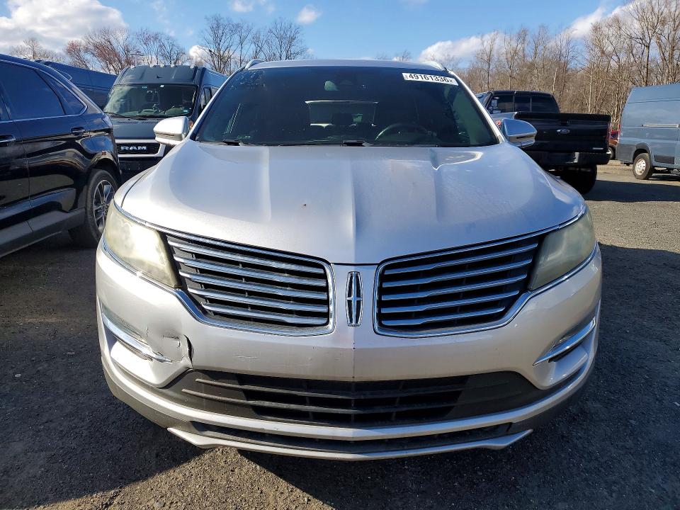 49161336 :رقم المزاد ، 5LMCJ1A98FUJ36478 vin ، 2015 Lincoln Townhouse Mkc مزاد بيع