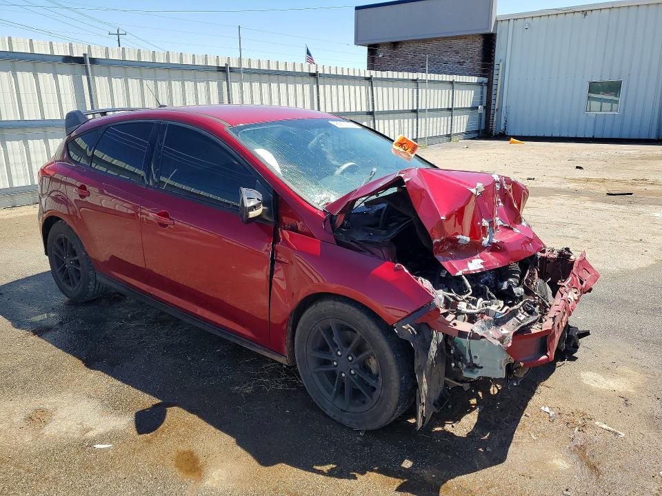48919296 :رقم المزاد ، 1FADP3K22HL231639 vin ، 2017 Ford Focus مزاد بيع