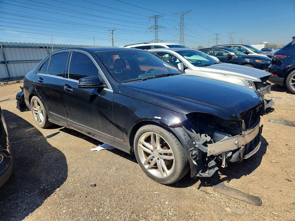 2014 Mercedes-benz C მანქანა იყიდება აუქციონზე, vin: WDDGF4HB4ER305097, აუქციონის ნომერი: 50400806