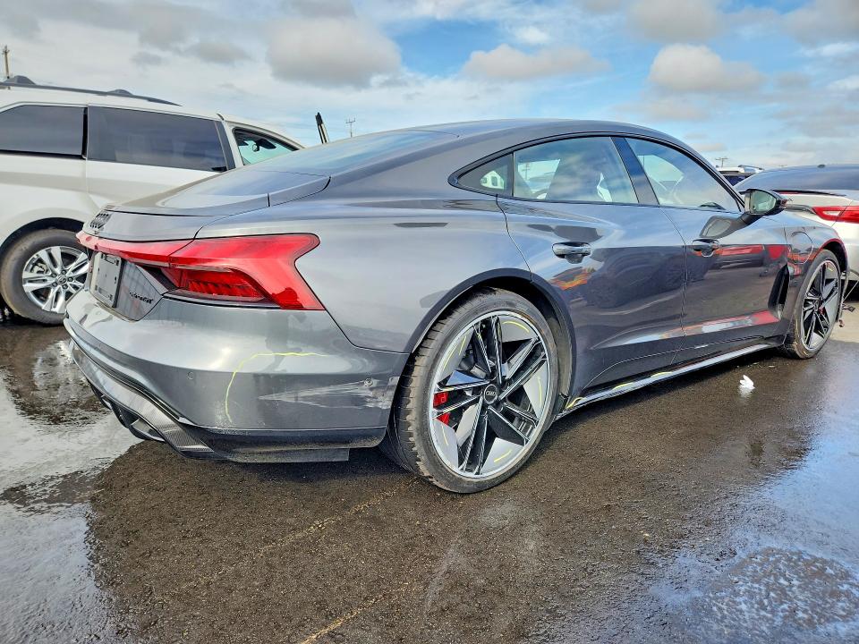 48200306 :رقم المزاد ، WAUAHBFW1N7905122 vin ، 2022 Audi Rs E-tron Gt مزاد بيع