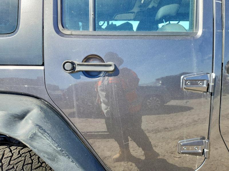 48768986 :رقم المزاد ، 1C4BJWDG0JL828503 vin ، 2018 Jeep Wrangler Unlimited مزاد بيع