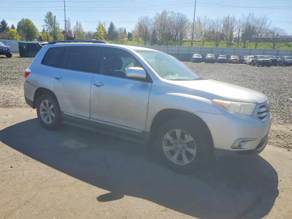 2013 Toyota Highlander მანქანა იყიდება აუქციონზე, vin: 5TDBK3EH5DS213385, აუქციონის ნომერი: 49097986