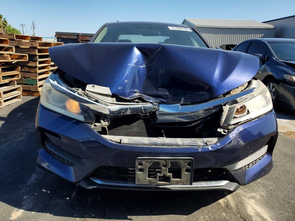51356766 :رقم المزاد ، 1HGCR2F31HA233182 vin ، 2017 Honda Accord مزاد بيع