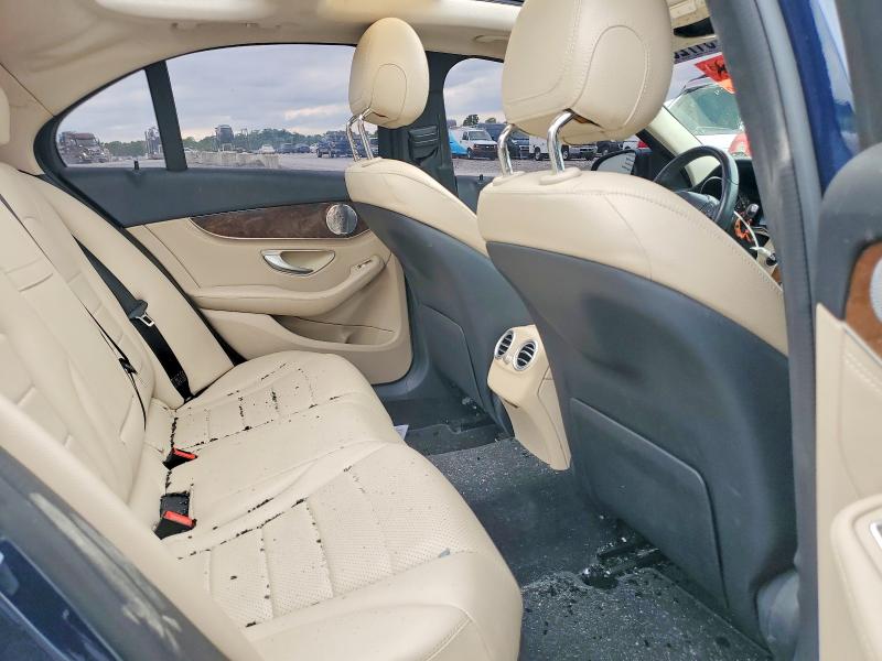 2015 Mercedes-benz C მანქანა იყიდება აუქციონზე, vin: 55SWF4KB7FU041913, აუქციონის ნომერი: 51723466