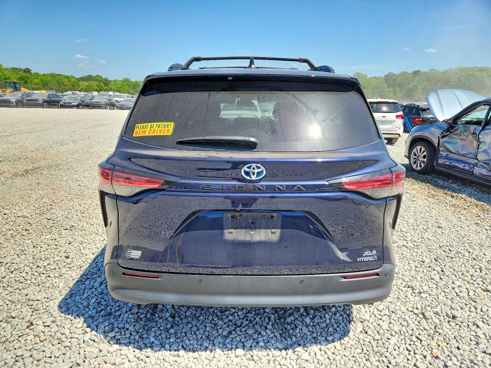 2021 Toyota Sienna მანქანა იყიდება აუქციონზე, vin: 5TDYRKEC1MS073842, აუქციონის ნომერი: 49853856