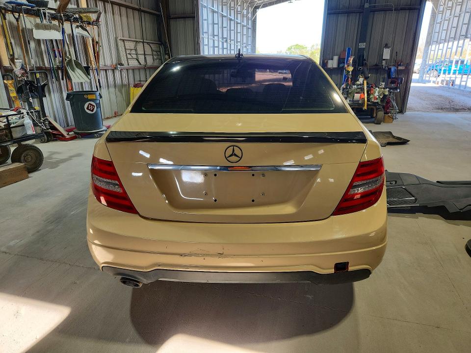 Продажа на аукционе авто 2013 Mercedes-benz C, vin: WDDGF4HB1DR293392, номер лота: 49324216