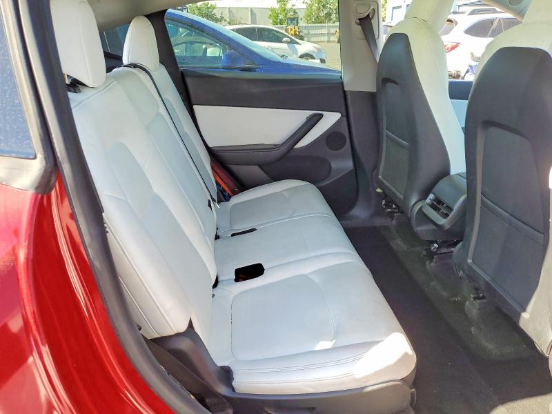 48696146 :رقم المزاد ، 7SAYGAEE1NF383306 vin ، 2022 Tesla Model Y مزاد بيع