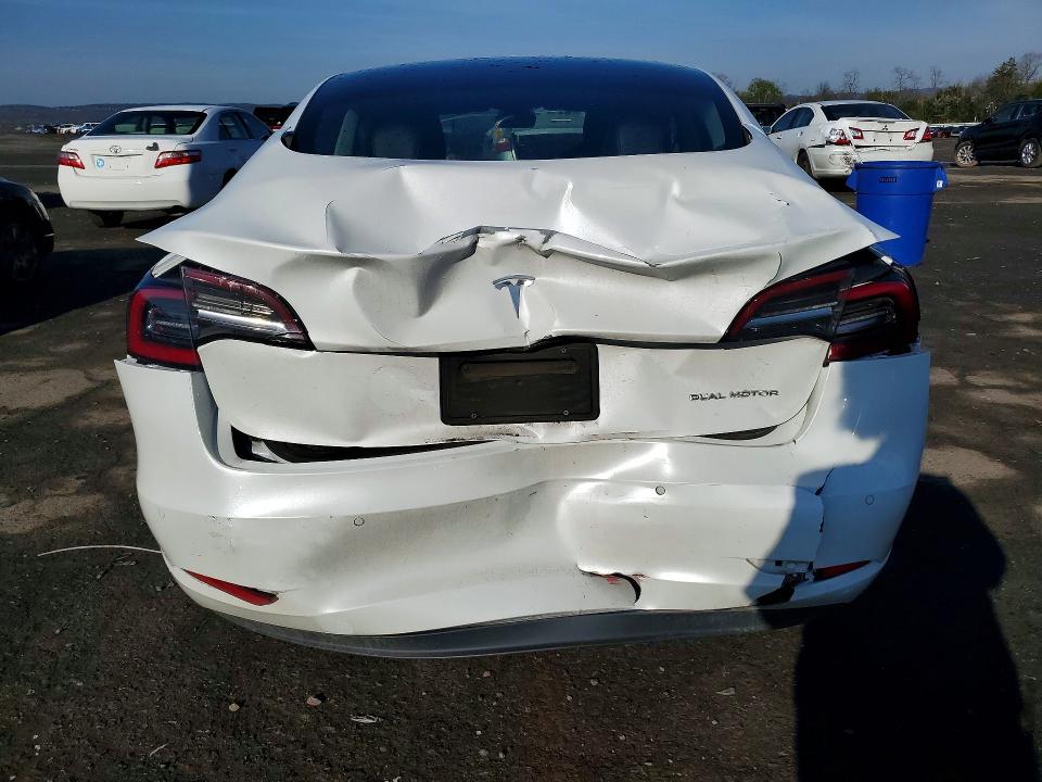 49611426 :رقم المزاد ، 5YJ3E1EB5NF227076 vin ، 2022 Tesla Model 3 مزاد بيع