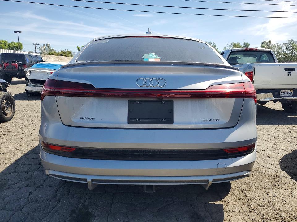 2022 Audi E-tron მანქანა იყიდება აუქციონზე, vin: WA12AAGE8NB031015, აუქციონის ნომერი: 47939026
