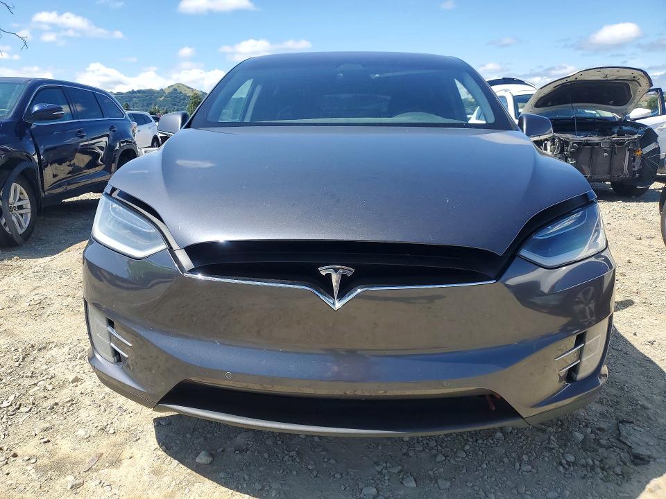 2018 Tesla Model X მანქანა იყიდება აუქციონზე, vin: 5YJXCBE25JF092169, აუქციონის ნომერი: 49979756