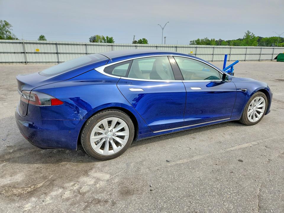 2018 Tesla Model S მანქანა იყიდება აუქციონზე, vin: 5YJSA1E22JF283980, აუქციონის ნომერი: 49216336
