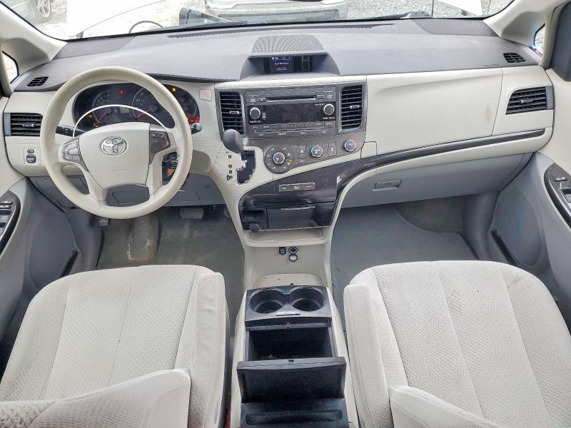 49228296 :رقم المزاد ، 5TDKK3DC6BS143267 vin ، 2011 Toyota Sienna مزاد بيع