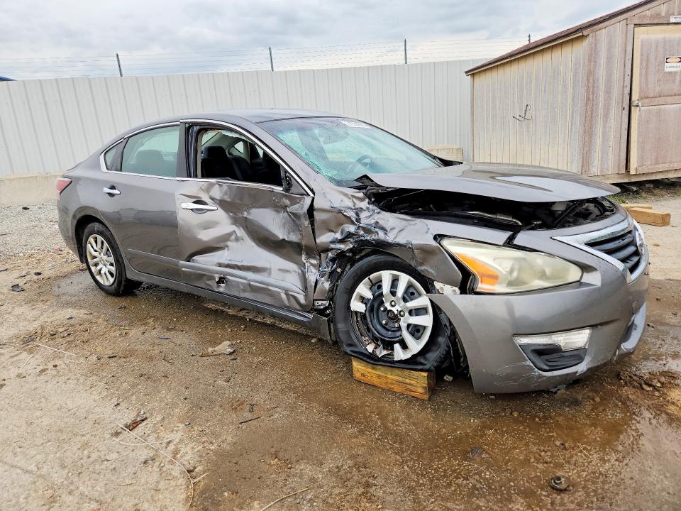 2015 Nissan Altima მანქანა იყიდება აუქციონზე, vin: 1N4AL3AP0FN878392, აუქციონის ნომერი: 51284926