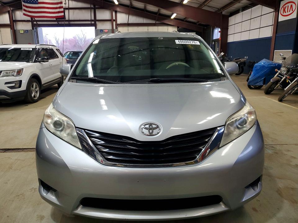 2011 Toyota Sienna მანქანა იყიდება აუქციონზე, vin: 5TDKK3DC2BS156713, აუქციონის ნომერი: 48600276