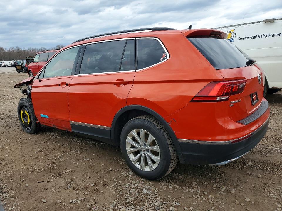 49181586 :رقم المزاد ، 3VV2B7AX2JM114962 vin ، 2018 Volkswagen Tiguan مزاد بيع