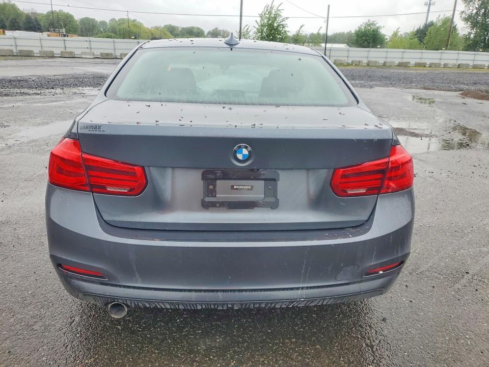 59729816 :رقم المزاد ، WBA8A3C54JA499595 vin ، 2018 Bmw 320 مزاد بيع