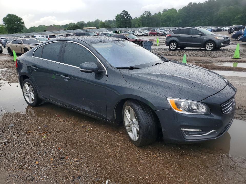 51776636 :رقم المزاد ، YV140MFB3F1313039 vin ، 2015 Volvo S60 مزاد بيع