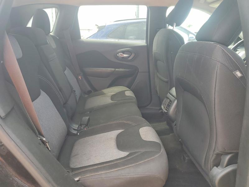 51984136 :رقم المزاد ، 1C4PJMCS8EW226887 vin ، 2014 Jeep Cherokee مزاد بيع