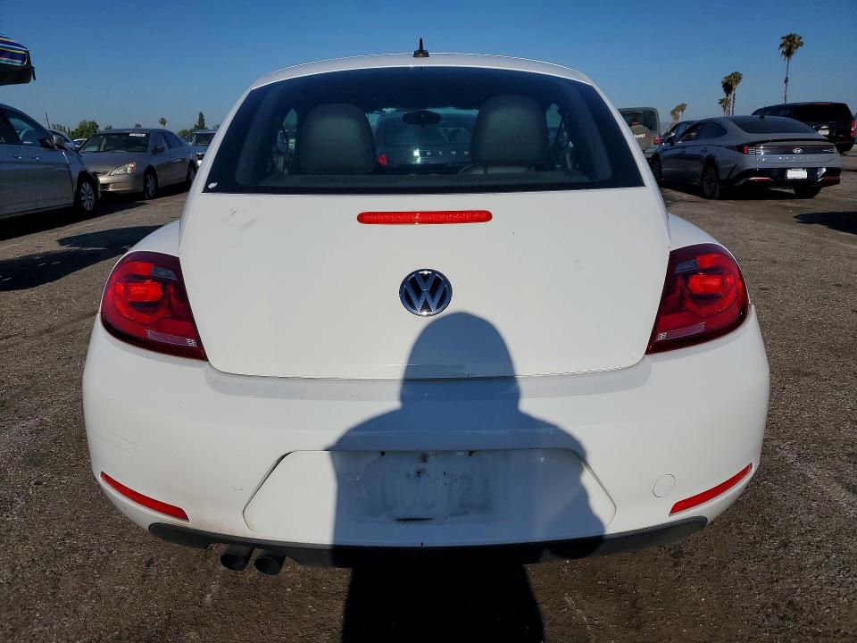 Продажа на аукционе авто 2015 Volkswagen Beetle, vin: 3VWF17ATXFM651924, номер лота: 51679146
