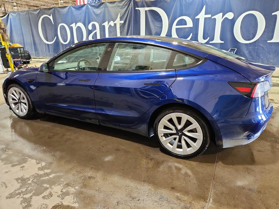 50182906 :رقم المزاد ، 5YJ3E1EAXNF186869 vin ، 2022 Tesla Model 3 مزاد بيع