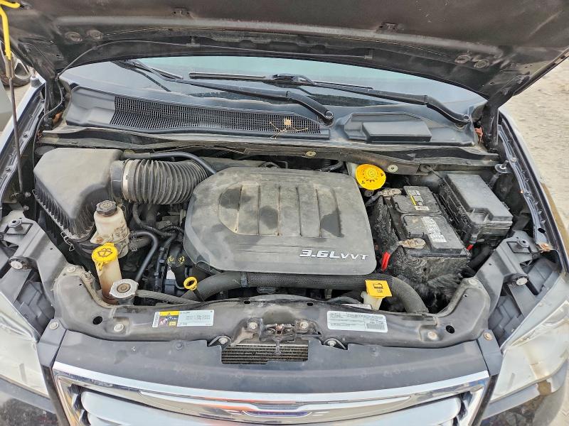 49724526 :رقم المزاد ، 2C4RC1GGXFR655692 vin ، 2015 Chrysler Town & Country مزاد بيع