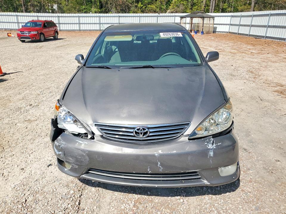 2005 Toyota Camry მანქანა იყიდება აუქციონზე, vin: 4T1BE30K85U597861, აუქციონის ნომერი: 49263036