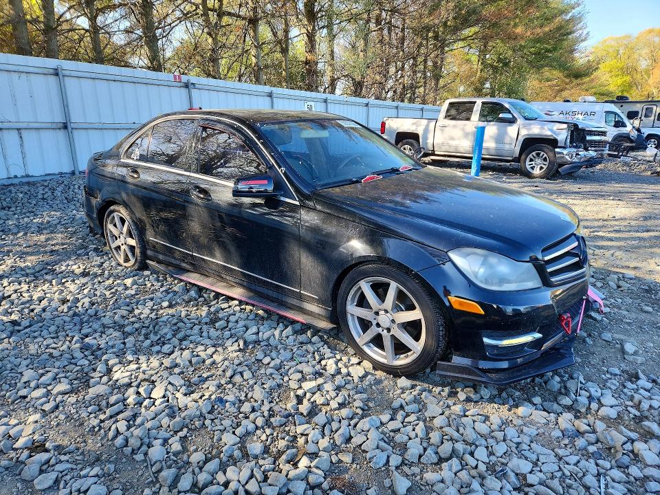 Продажа на аукционе авто 2013 Mercedes-benz C, vin: WDDGF8AB9DR297093, номер лота: 50557566