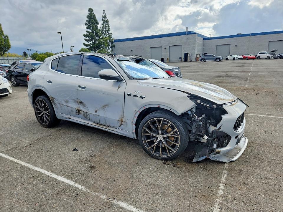 Продажа на аукционе авто 2023 Maserati Grecale, vin: ZN682AVA3P7415995, номер лота: 51325446