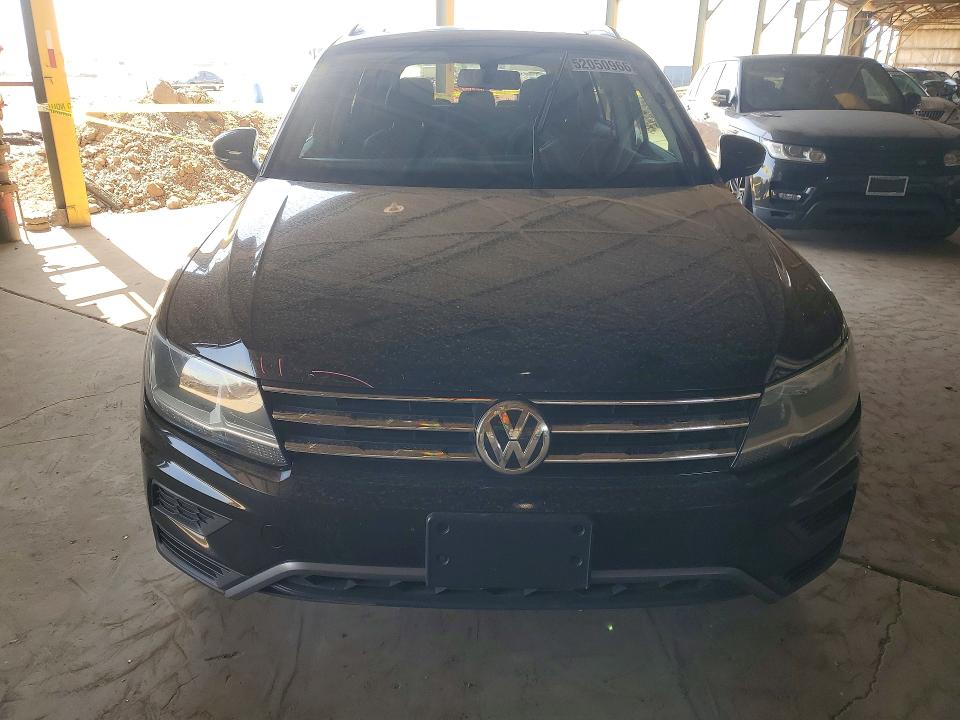 52050966 :رقم المزاد ، 3VV3B7AX0KM158075 vin ، 2019 Volkswagen Tiguan مزاد بيع