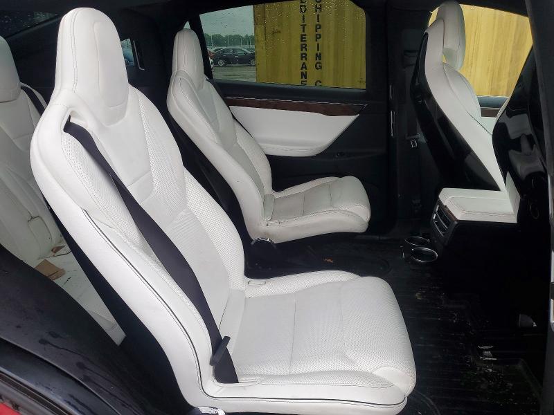51629556 :رقم المزاد ، 5YJXCBE23GF004759 vin ، 2016 Tesla Model X مزاد بيع