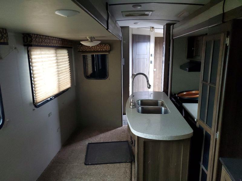2017 Keystone Rv Recreational Vehicle (rv) მანქანა იყიდება აუქციონზე, vin: 4YDT30R2XHD424120, აუქციონის ნომერი: 49108256